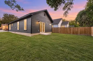 738 Chihuahua St, Lockhart, TX 78644 - Photo 28