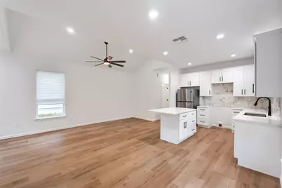 738 Chihuahua Street, Lockhart, TX 78644 - Photo 8