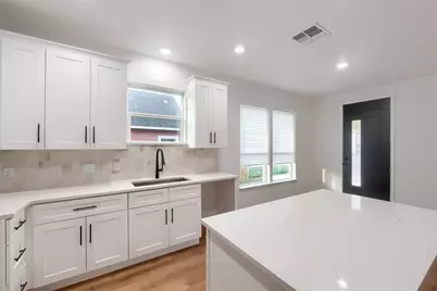 738 Chihuahua Street, Lockhart, TX 78644 - Photo 12