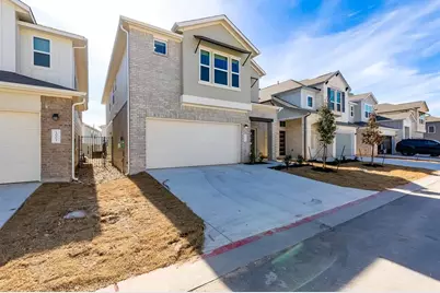 1005 Legend Milton Ln, Austin, TX 78748 - Photo 2