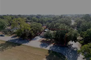600 Wilkes St, Smithville, TX 78957 - Photo 28