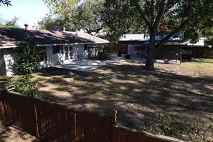 600 Wilkes St, Smithville, TX 78957 - Photo 8