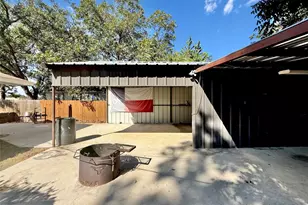 600 Wilkes St, Smithville, TX 78957 - Photo 10