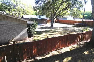 600 Wilkes St, Smithville, TX 78957 - Photo 4