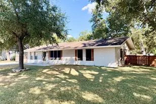 600 Wilkes St, Smithville, TX 78957 - Photo 1