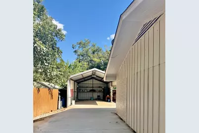 600 Wilkes Street, Smithville, TX 78957 - Photo 12