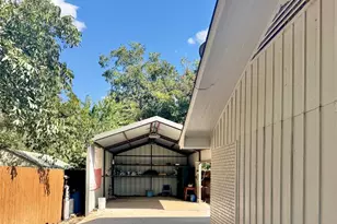 600 Wilkes St, Smithville, TX 78957 - Photo 12