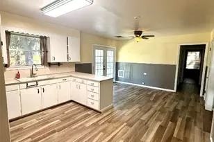 600 Wilkes St, Smithville, TX 78957 - Photo 14