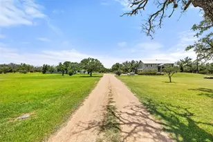 143 Oak Ln, Johnson City, TX 78636 - Photo 4