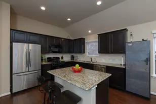 1714 Hidden Springs Path, Round Rock, TX 78665 - Photo 2