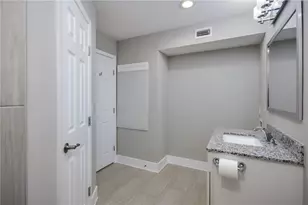 935 La Posada Dr, Austin, TX 78752 - Photo 22