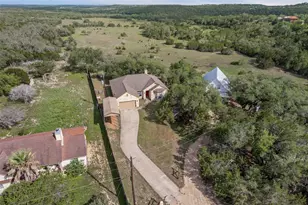 10409 Little Creek Cir, Dripping Springs, TX 78620 - Photo 32