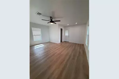 1209 Pine Street, Bastrop, TX 78602 - Photo 10