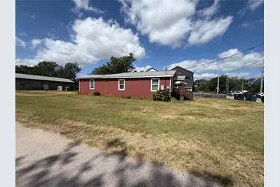 1209 Pine Street, Bastrop, TX 78602 - Photo 16