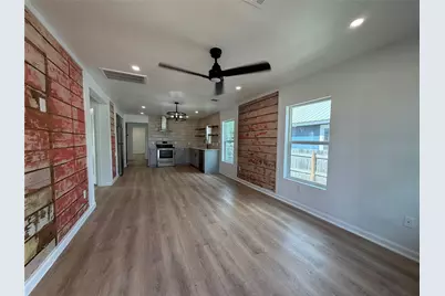 1209 Pine Street, Bastrop, TX 78602 - Photo 2
