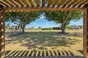 20960 Cameron Rd, Coupland, TX 78615 - Photo 18