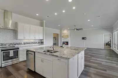 21003 Twisting Trail, Lago Vista, TX 78645 - Photo 6