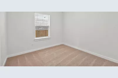 290 Bloomington Loop, Hutto, TX 78634 - Photo 14