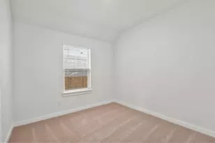 290 Bloomington Loop, Hutto, TX 78634 - Photo 10