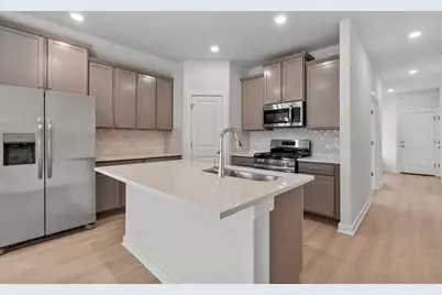 290 Bloomington Loop, Hutto, TX 78634 - Photo 16