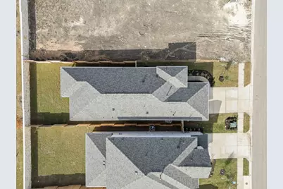 290 Bloomington Loop, Hutto, TX 78634 - Photo 36