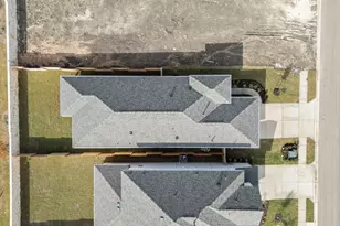 290 Bloomington Loop, Hutto, TX 78634 - Photo 36