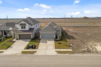 290 Bloomington Loop, Hutto, TX 78634 - Photo 34