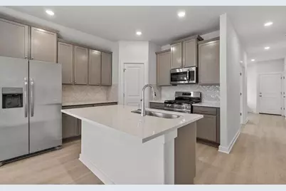 290 Bloomington Loop, Hutto, TX 78634 - Photo 2