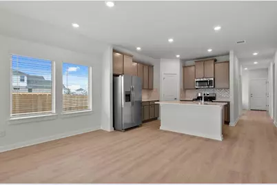 290 Bloomington Loop, Hutto, TX 78634 - Photo 16