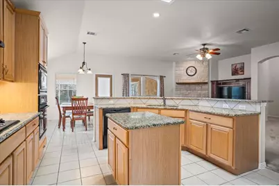 118 Wamel Way, Cedar Creek, TX 78612 - Photo 12