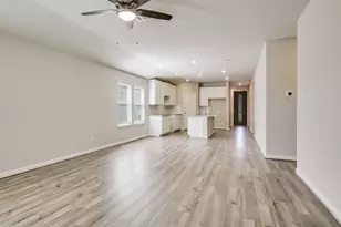 124 Sleep Holw, Jarrell, TX 76537 - Photo 8