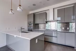 123 Lexington Ave, San Antonio, TX 78205 - Photo 2