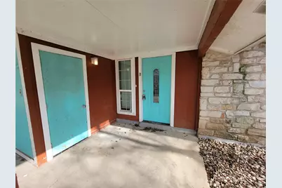 2903 Catalina #B Drive, Austin, TX 78741 - Photo 2