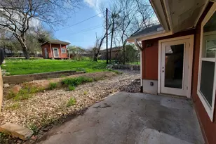 2903 Catalina Dr, Austin, TX 78741 - Photo 14