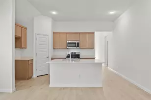 211 Hornet St, Elgin, TX 78621 - Photo 8