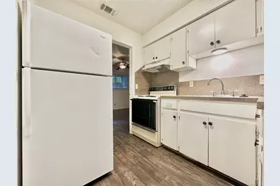 301 W 29th Street #D307, Austin, TX 78705 - Photo 6