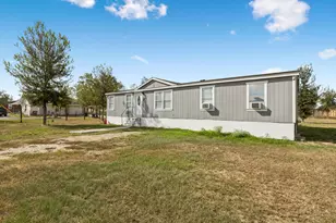 155 Oso St, Cedar Creek, TX 78612 - Photo 4