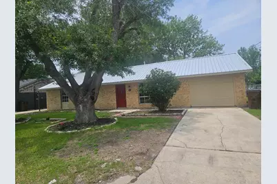 1401 Trinity Street, Lockhart, TX 78644 - Photo 2