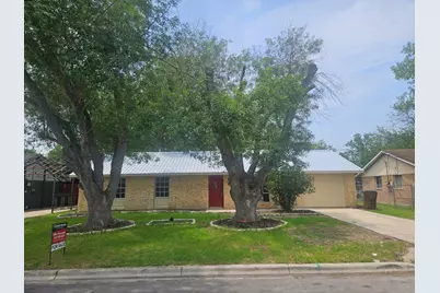 1401 Trinity Street, Lockhart, TX 78644 - Photo 1