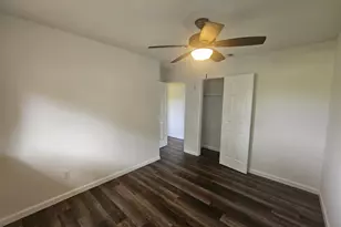 1401 Trinity St, Lockhart, TX 78644 - Photo 8