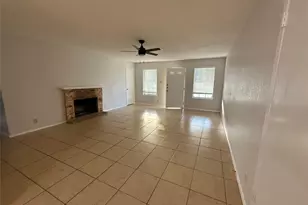 502-B Hedgewood Dr, Georgetown, TX 78628 - Photo 2