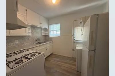 3300 Robinson Avenue #B, Austin, TX 78722 - Photo 4