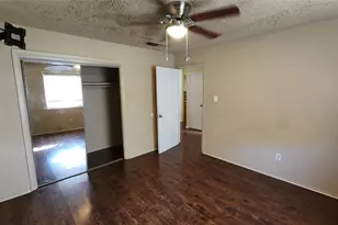 208 N Vanderveer St, Burnet, TX 78611 - Photo 12