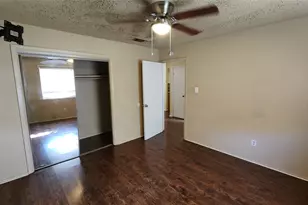208 N Vanderveer St, Burnet, TX 78611 - Photo 12