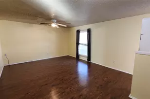 208 N Vanderveer St, Burnet, TX 78611 - Photo 4