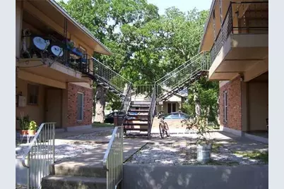 208 N Vanderveer Street #4, Burnet, TX 78611 - Photo 2