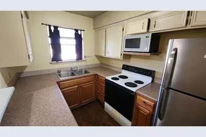 208 N Vanderveer Street #4, Burnet, TX 78611 - Photo 6