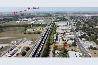 1018 W 1st Street, Taylor, TX 76574 - Photo 4