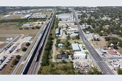 1018 W 1st Street, Taylor, TX 76574 - Photo 16