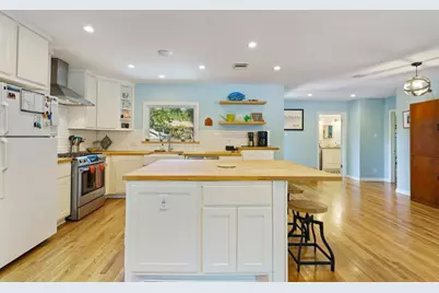 5711 Chesterfield Avenue, Austin, TX 78752 - Photo 2